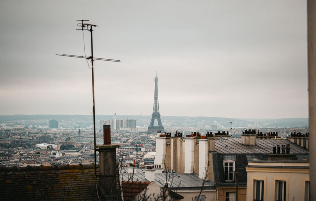 ¿Es obligatorio dejar propina en Francia? Guía sobre la "Service Compris"
